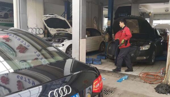 奥迪A6 1.8T加速故障,产生黑烟如何解决