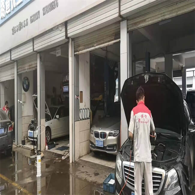 济南沃尔沃汽车维修哪家好：汽车电瓶亏电怎么办？